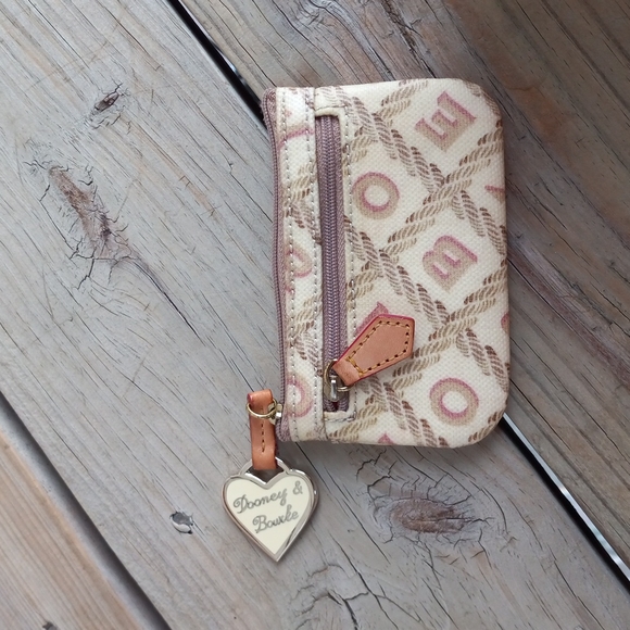 ❌️🚫 SOLD! Dooney & Bourke Vintage Coated Cotton Crossword Bucket Bag & Wallet - Picture 14 of 16